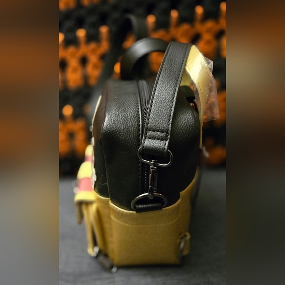 New! Disney Parks Pirate of the Caribbean Crossbody Bag - Picture 3 of 9